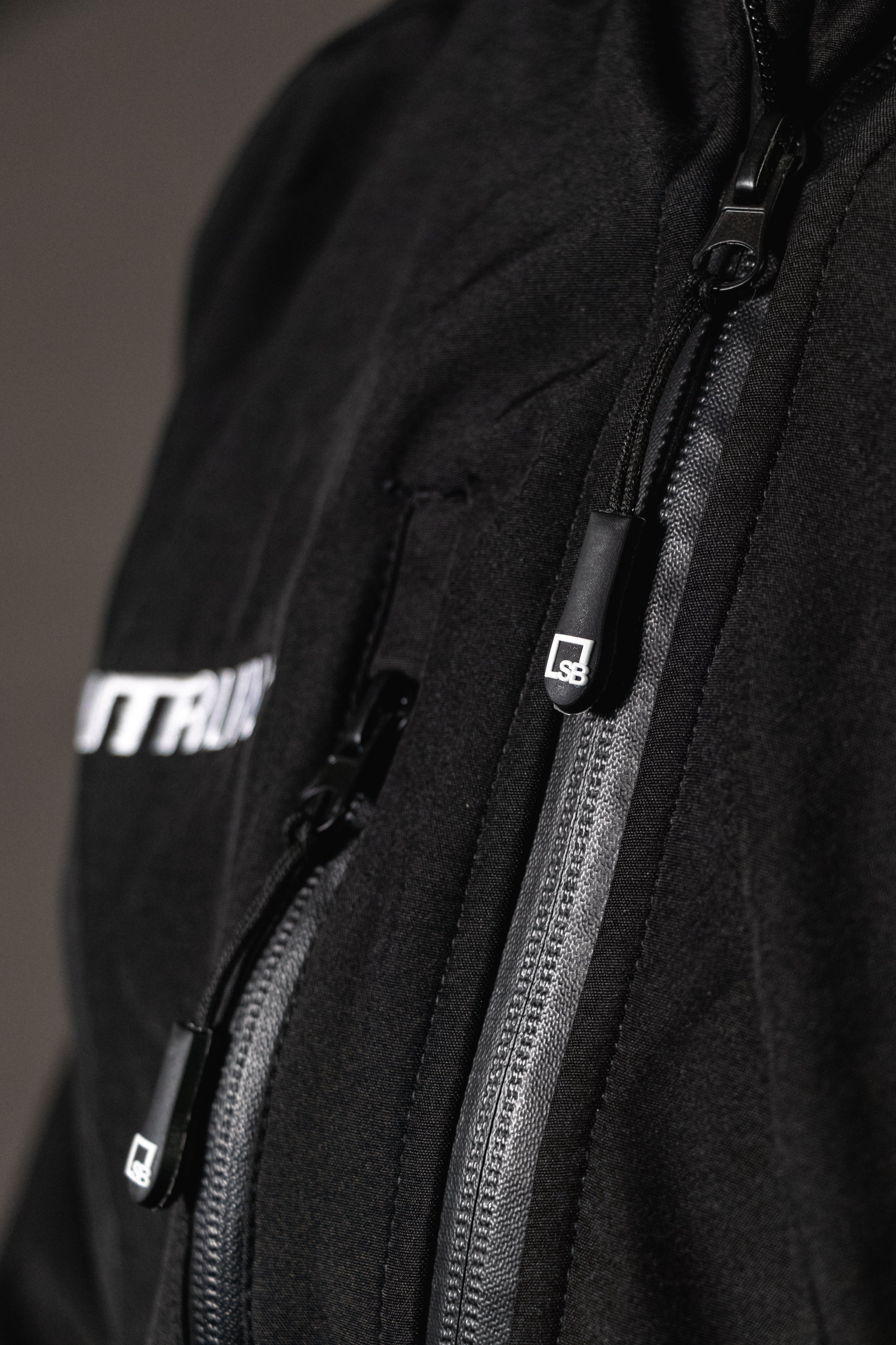 StudioBlackardt-UtilityJacket-Studio-web-8.jpg