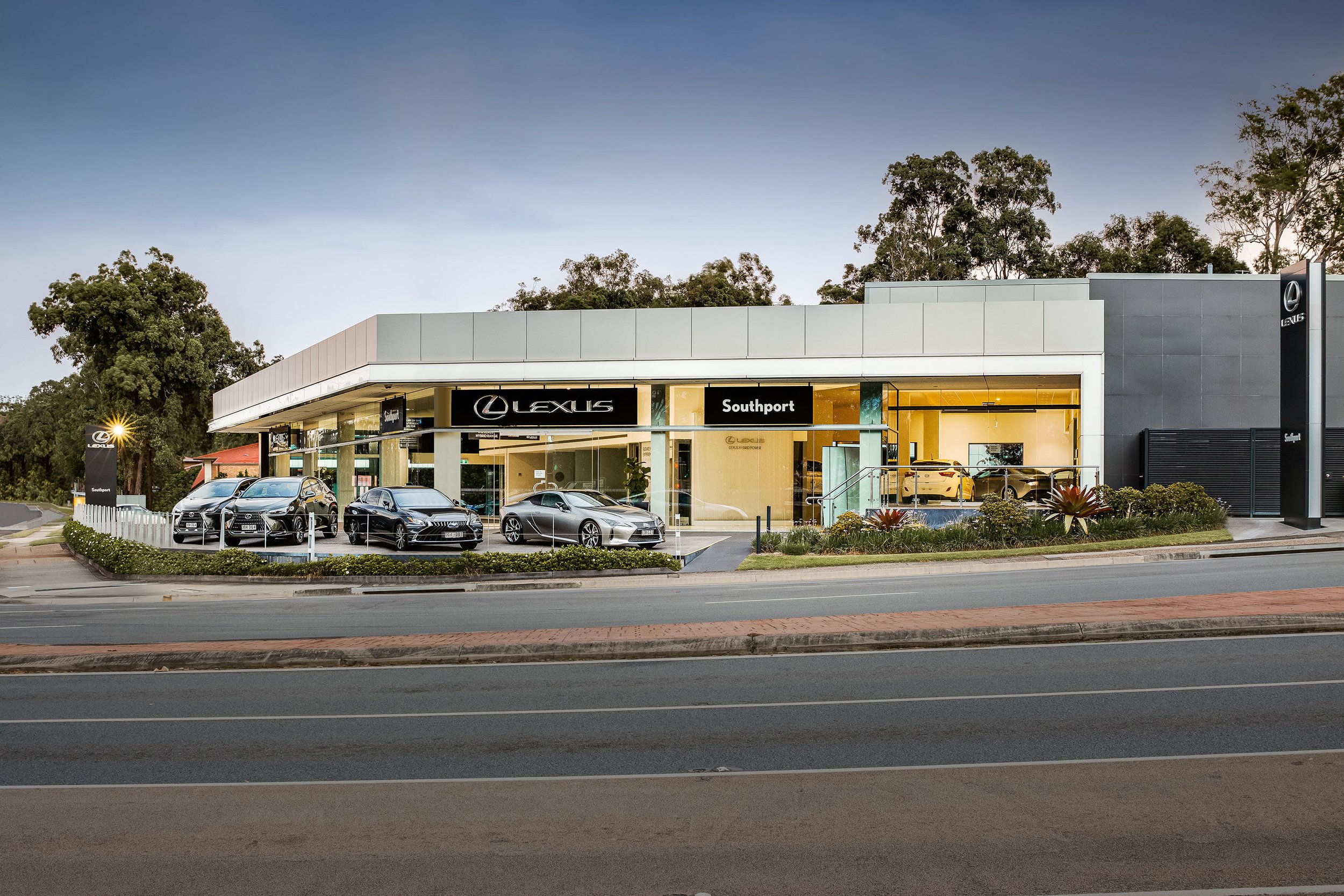 StudioBlackardt-Lexus-Southport-08-RETOUCHED-2.jpg