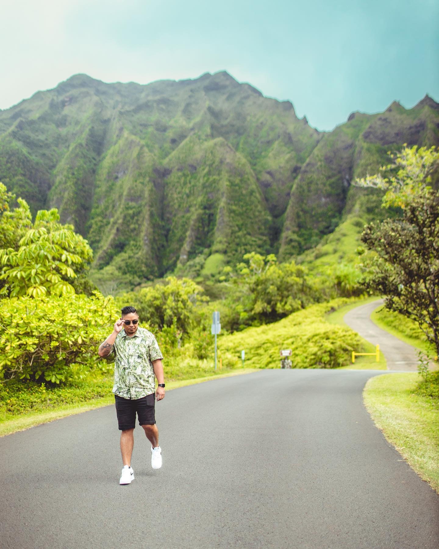 From sceneries to local food 🤌🏽 vaca Issa wrap 🤙🏽 

#localfood #hawaiilife #hike #beach #vacationmode