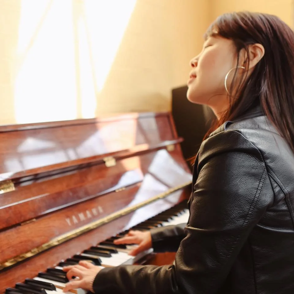 MEET THE ARTIST: Hanna Kim | @hanna_kim_music 

We're very excited to present Hanna Kim's first mini album live at @theellingtonjazzclub 

📍 Ellington Jazz Club
🗓 Saturday, 28 February
🕐 1:00 PM (Doors 12:00 PM)
🎟 https://bit.ly/hanna-kim-pjs

Af