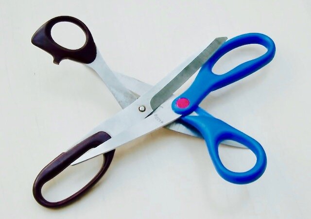 Scissors scissoring.