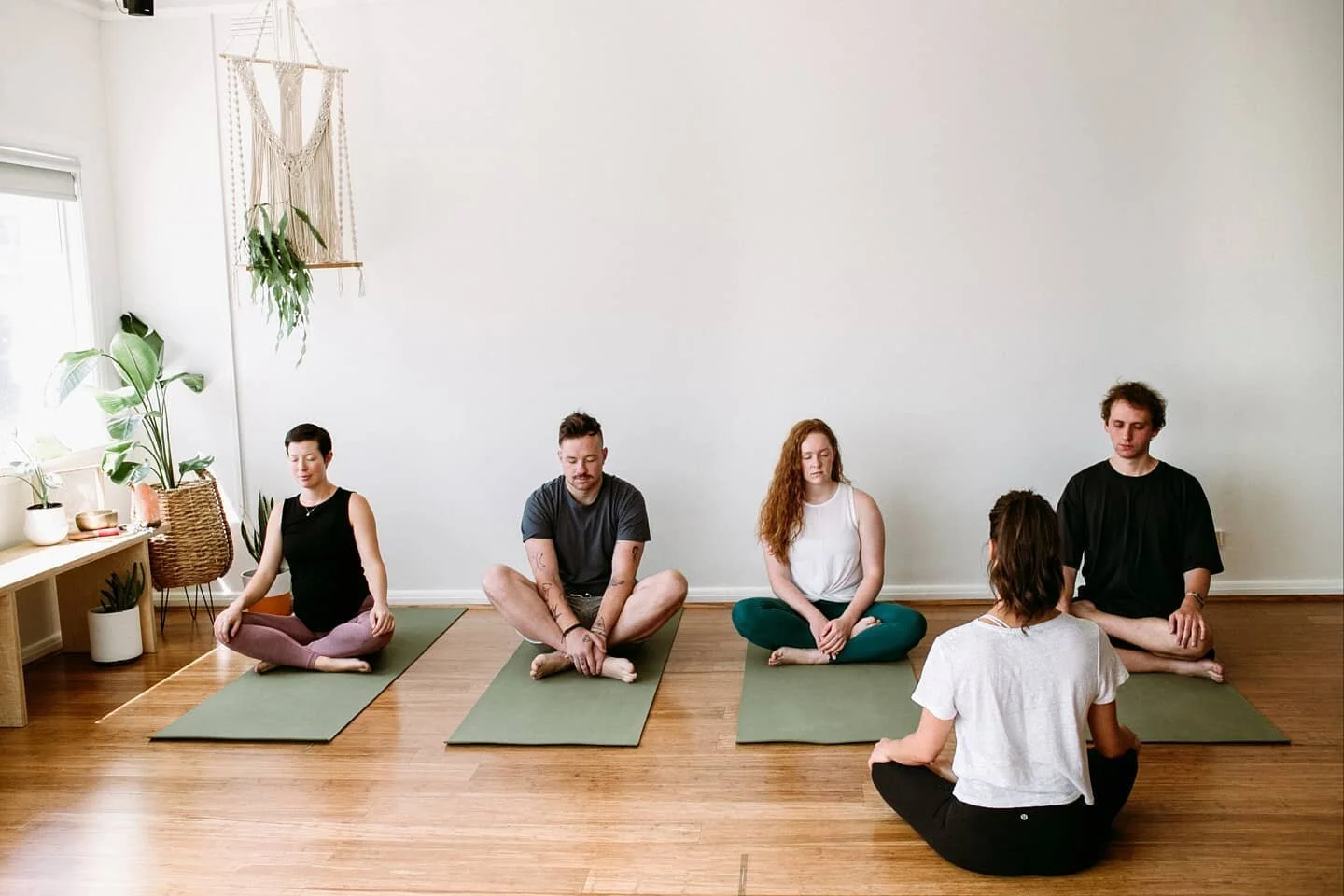 ❤️Try to experience this moment without language.

Our minds are so active. Assessing, planning, narrating. Whether these thoughts are positive, negative or neutral, this business of the mind is stimulation for the nervous system. What if you sat (or