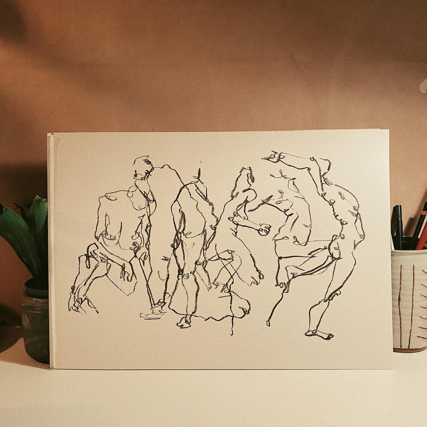 Loosening up&hellip; 1 min poses.

Charcoal on A3
🖤

.
.
.
.
.
.
.
.
.
.
#charcoaldrawing #contemporaryart #artistsoninstagram #wherearethewomenartists #emergingartist #lifedrawing #figuredrawing #artist #femaleartist #artistherapy #quickposes #draw