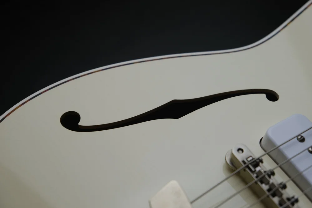 Trillium White Thinline Arcade — Frank Brothers Guitar Company