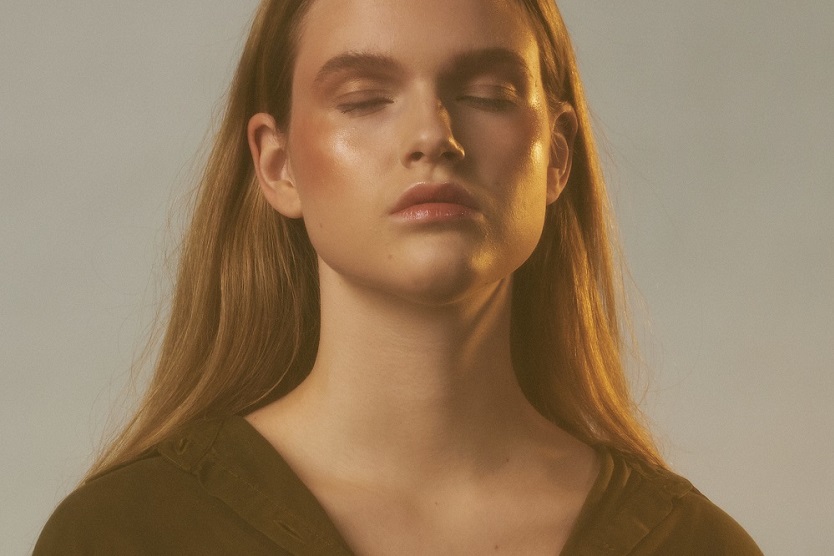 Keep your Summer Glow with these 5 Beauty Products