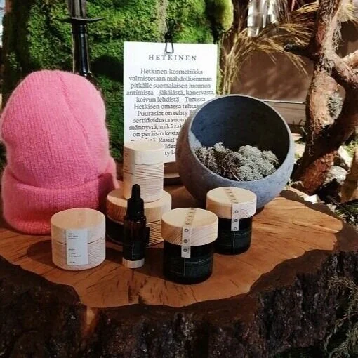 Metsä/Skogen    is a concept store in the heart of Helsinki promoting slow lifestyle. Together with     Hetkinen Cosmetics    they have created a forest inspired beauty and wellness range to help you relax and bring the the soothing effect of the forest into your home.
