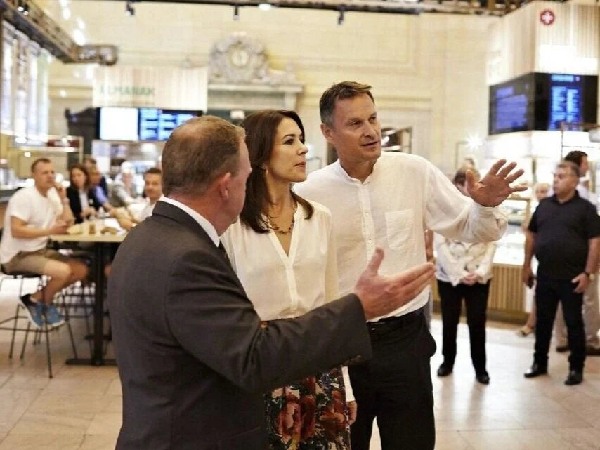 Meyer in Grand Central with Crown Princess Mary of Denmark and Lars Løkke Rasmussen, former Prime Minister of Denmark