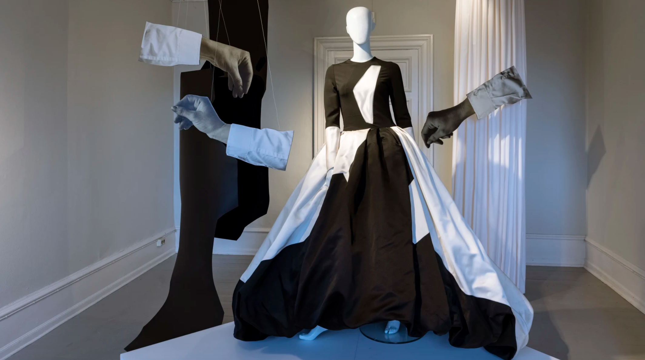 Evigt Mode Eternal Fashion Exhibition