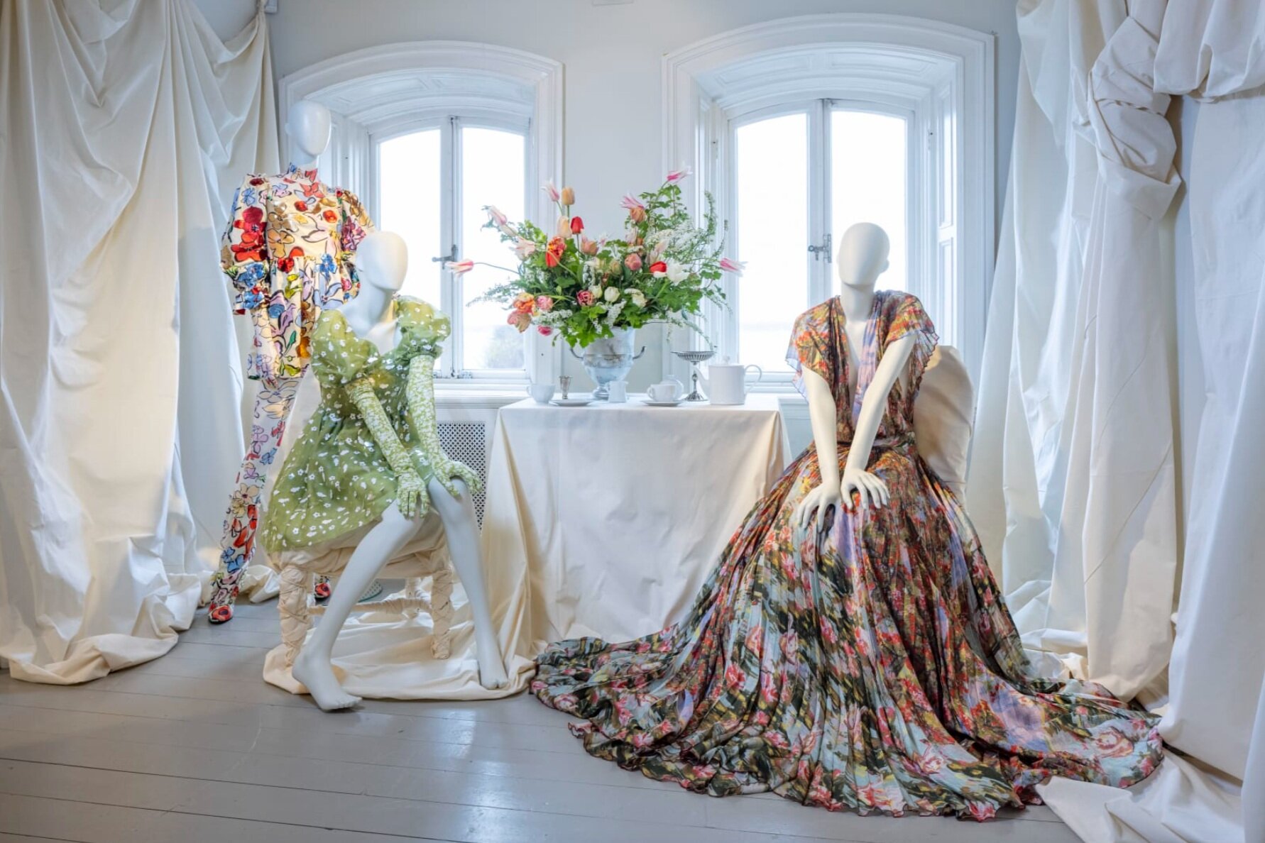 Eternal fashion: An Exhibition About Our Times