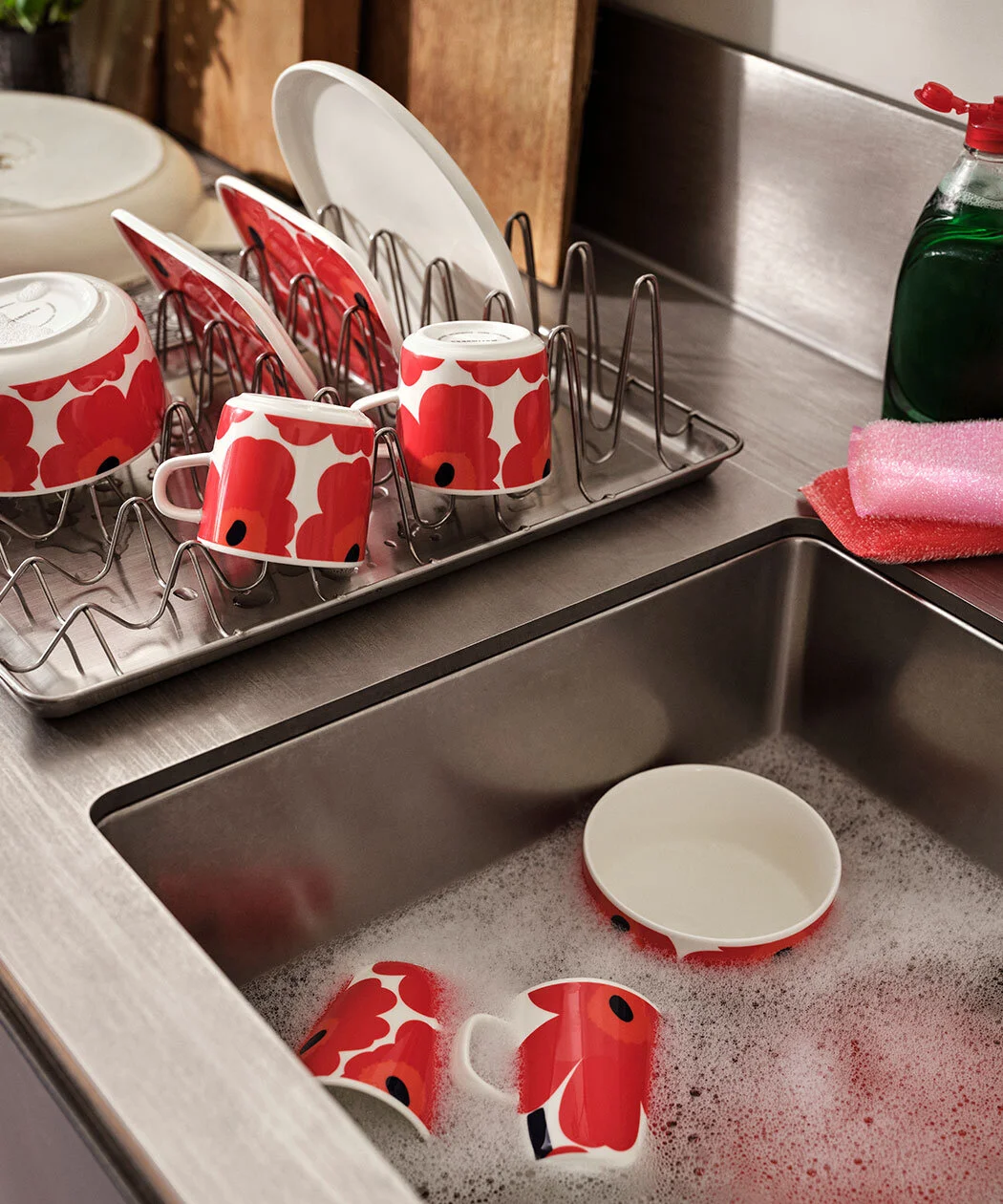 Marimekko Unikko print tableware