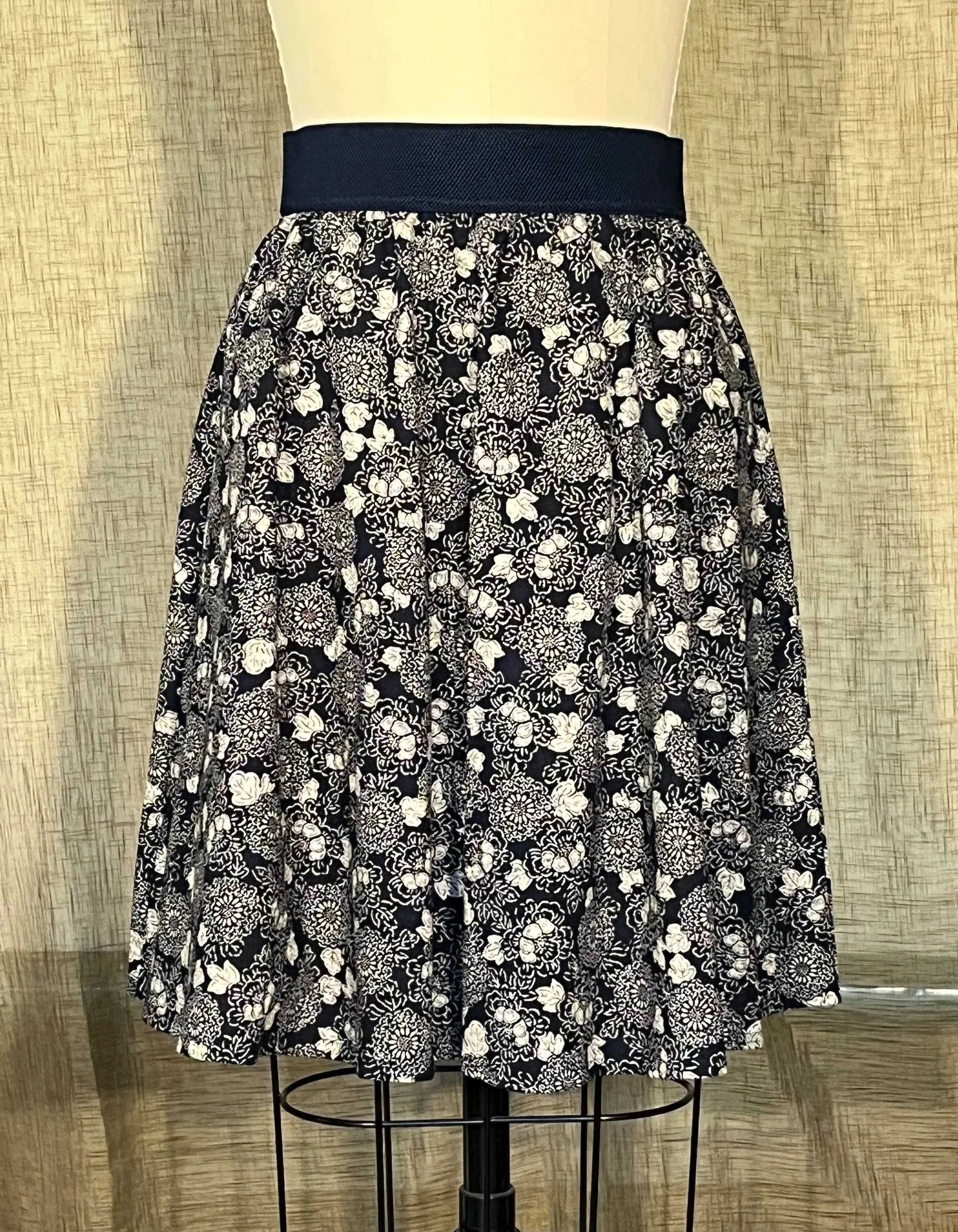 Skirt- Indigo Homespun with Small Chrysanthemums