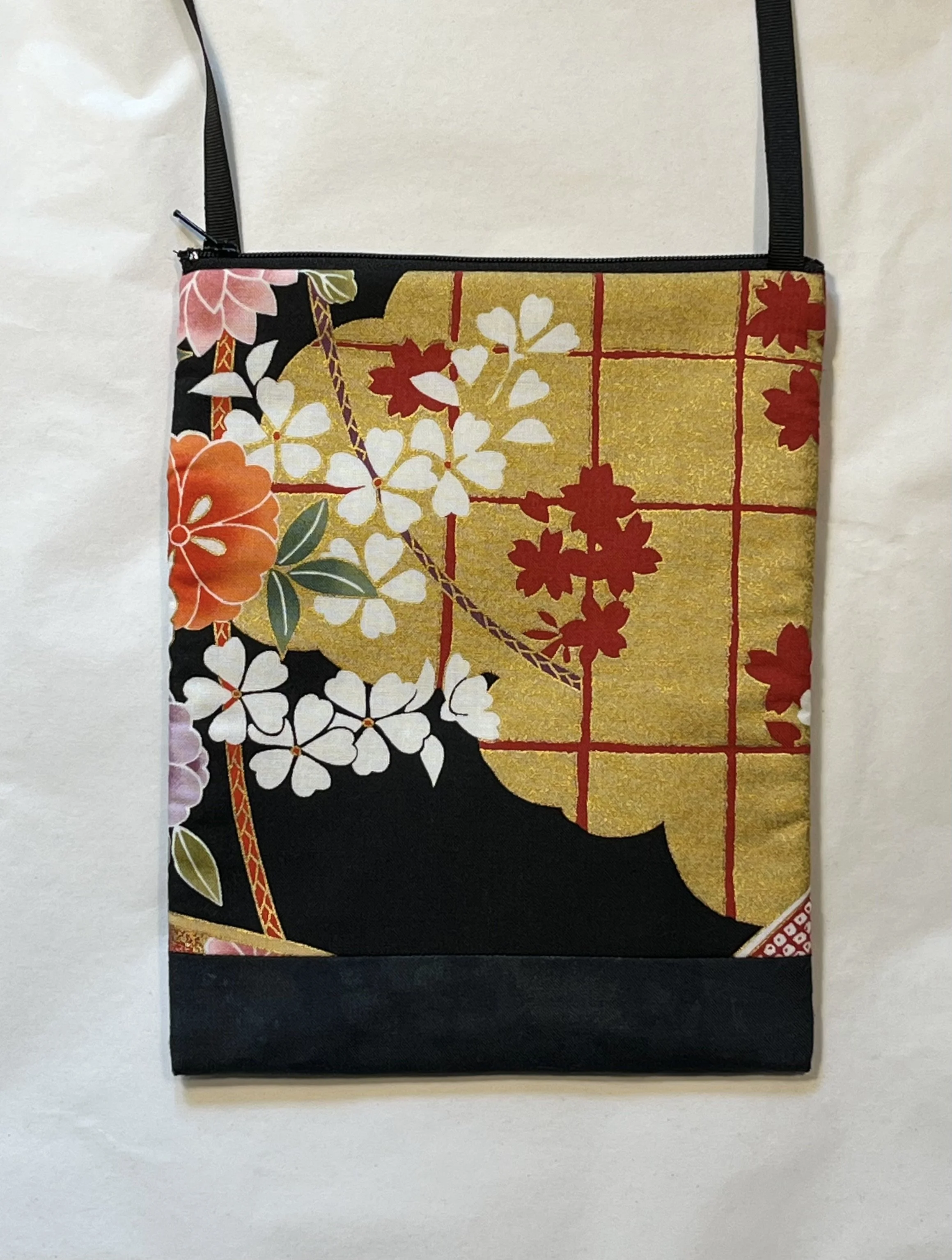 Hanako Pouch - Black and Gold witih Flowers