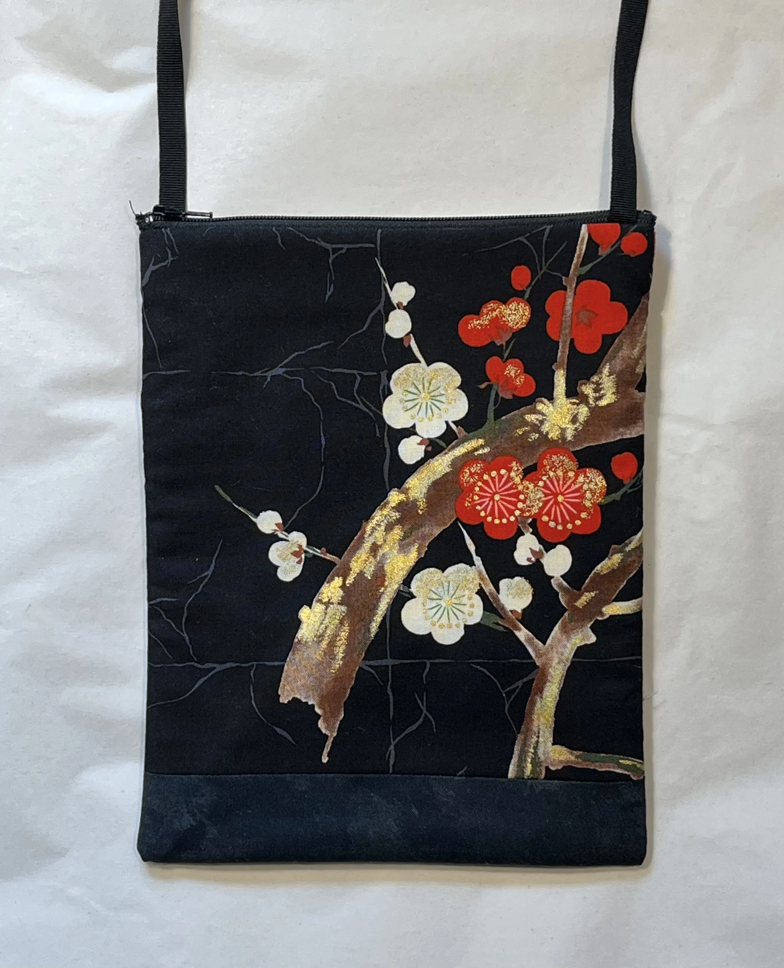 Hanako Pouch - Black Plum Blossom