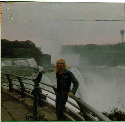 Niagara Falls - Fish -sbig.gif