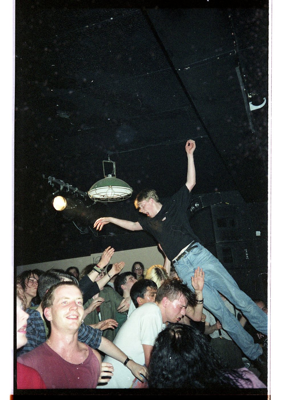 Snuff - Glasgow King Tuts - May 1990 - Sandy Carson - photo 7.jpg