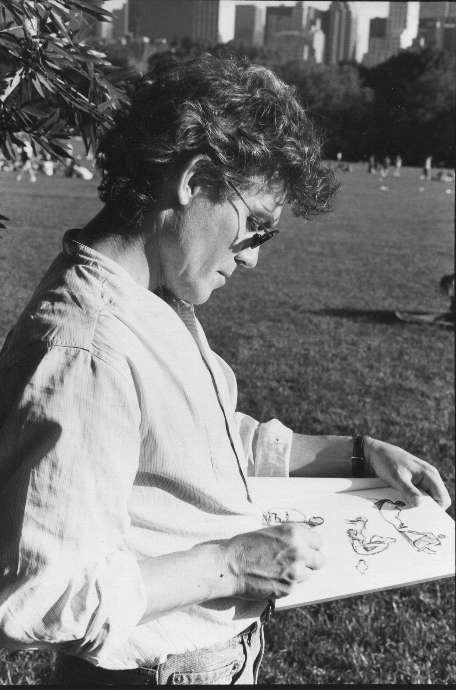  Drawing in Central Park, 1990  Photo: Abe Frajndlich 