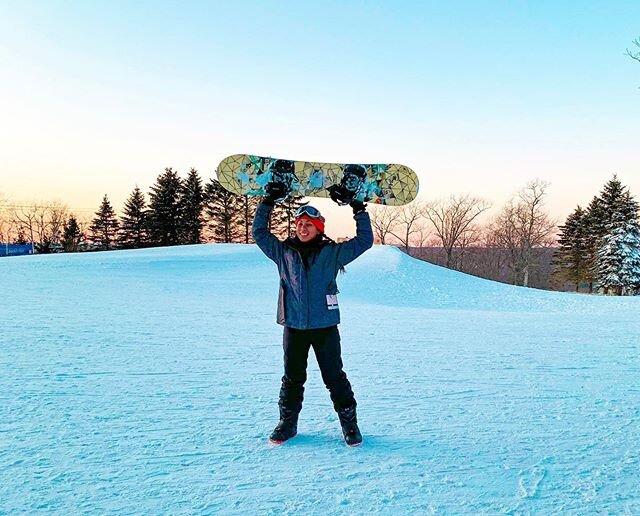 I feel sexy on a board. 🏂🏄🏽&zwj;♀️⁣
⁣
Moreso on a surfboard since that comes naturally to me, but also on this snowboard that I haven&rsquo;t quite mastered yet.⁣
⁣
I feel adrenaline when I write, a soft and gentle kind of adrenaline, like a long 