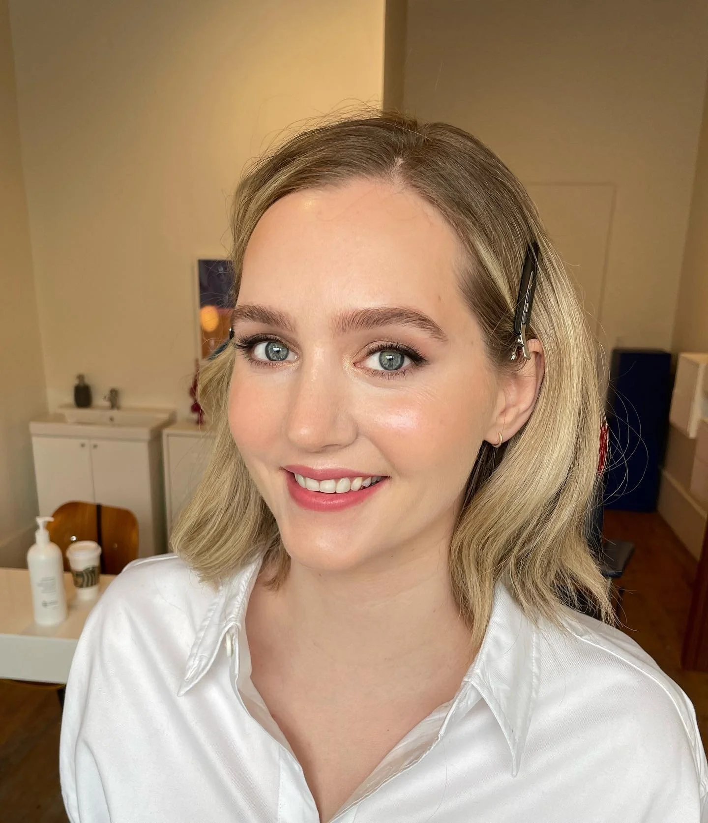 👰&zwj;♀️ Attention brides 🤵&zwj;♀️ For 2023 I am moving away from doing on-location bridal work. 

Instead, I&rsquo;ll be focused on makeup applications and lessons in studio ❤️&zwj;🔥
If you&rsquo;re interested, for whatever occasion 💁&zwj;♀️, I 