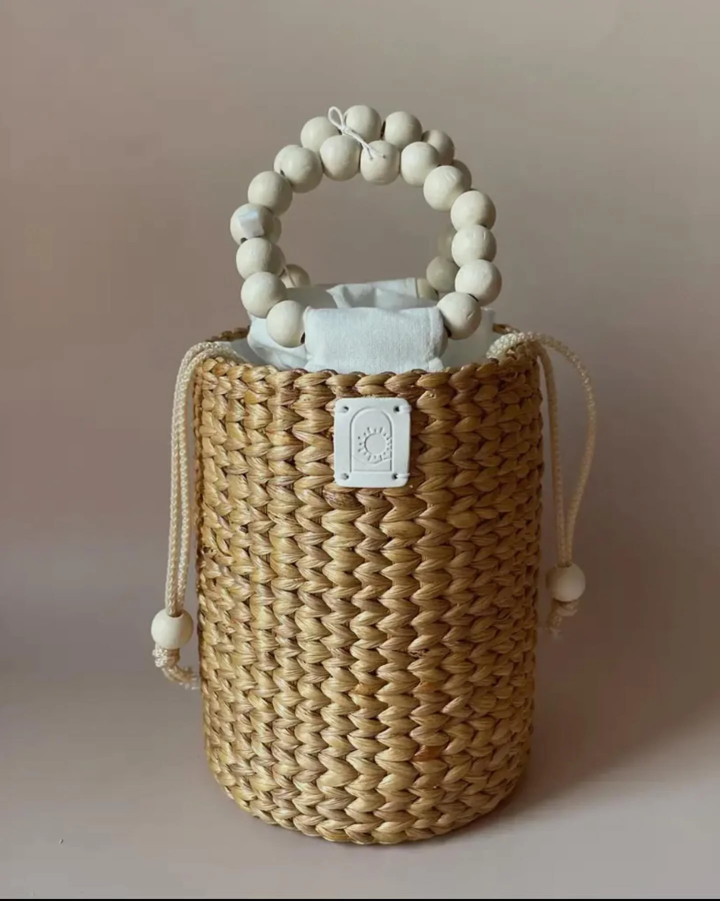 Jessica is at it again!  She loves to discover new brands for the Thrive Boutique, especially when they are female owned and have a cool story.  Check out these stunning handmade hyacinth bags from @seak.artisans !  Seak is an MIT start up bringing S