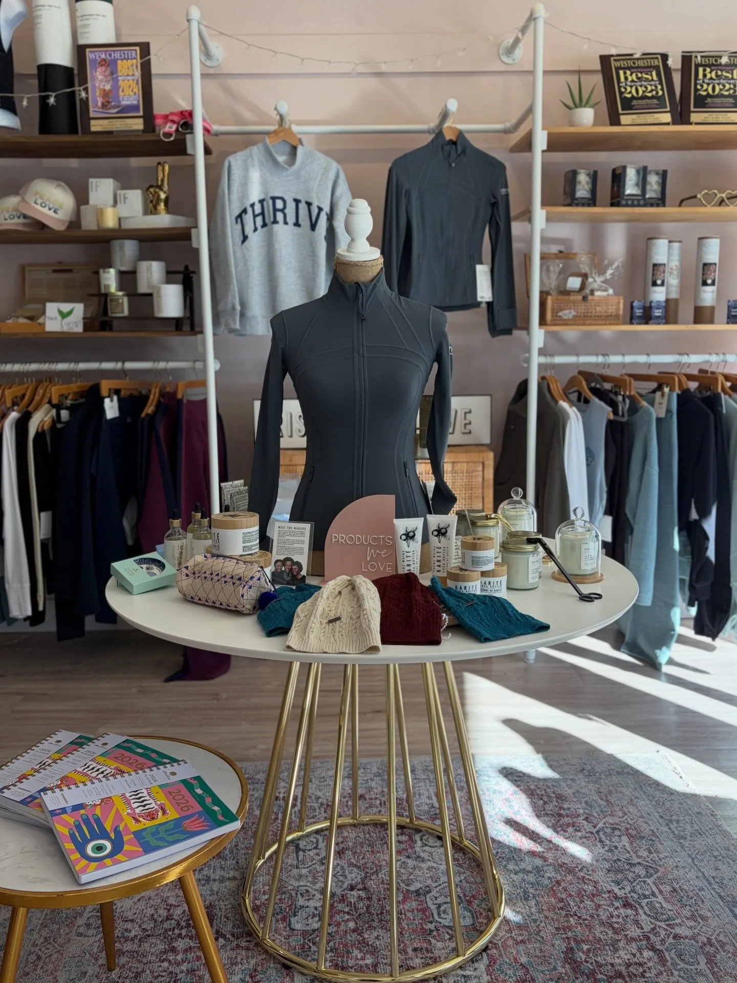 Winter essentials, Thrive-style ❄️
From intentional planning to deep hydrating essentials, these are a few products we&rsquo;re loving this season. 

Shop our boutique during your next visit ✨