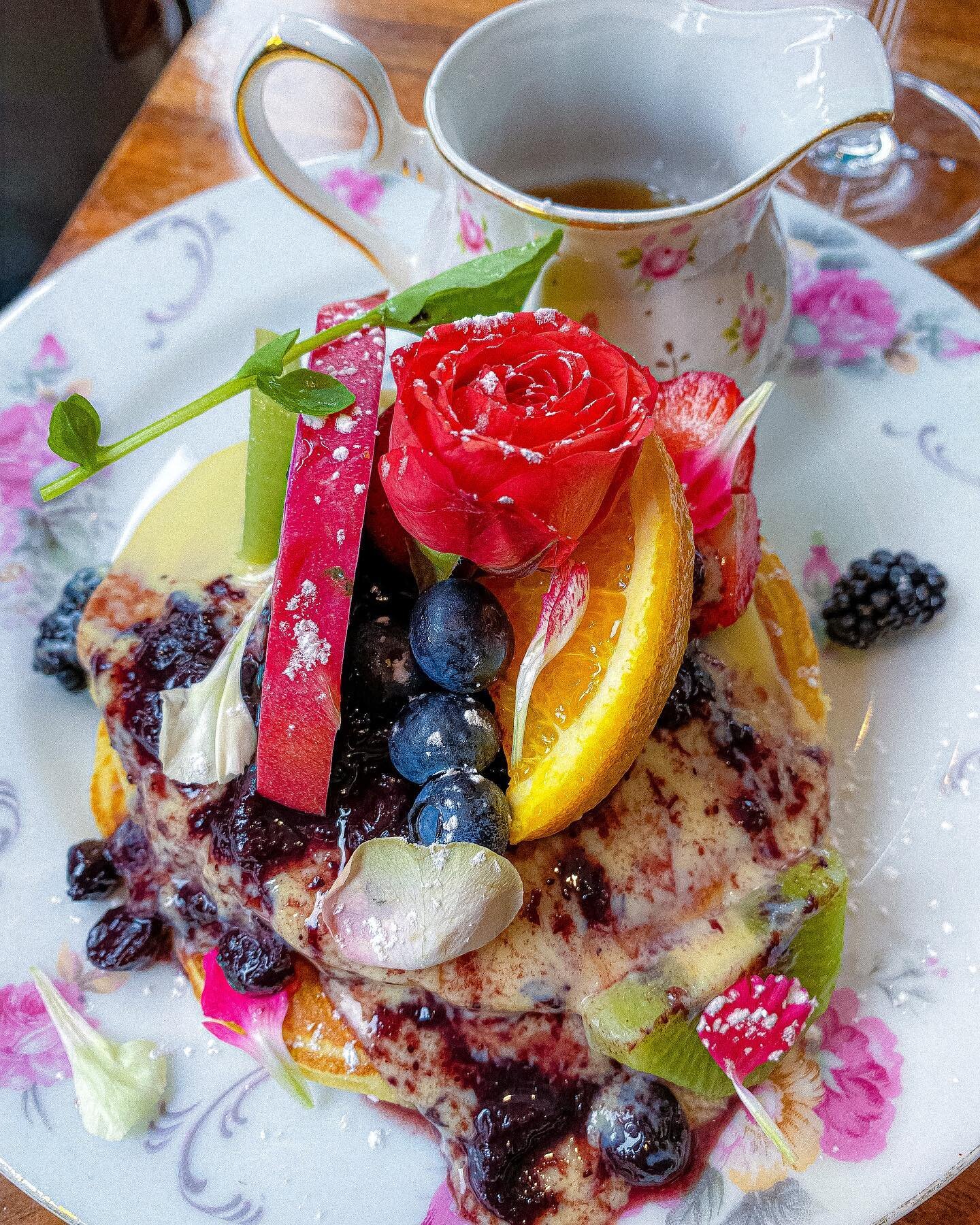 It&rsquo;s like a party in your mouth 
&bull;
&bull;
&bull;
&bull;
&bull;
&bull;
#nomnom #brunch #foodporn #foodie #sanfrancisco #sundaybrunch #nycfoodie  #tasty #nycblogger #blackgirlsblog #foodblog #bloglife #blackgirlswhoblog #haitianswhoblog #san