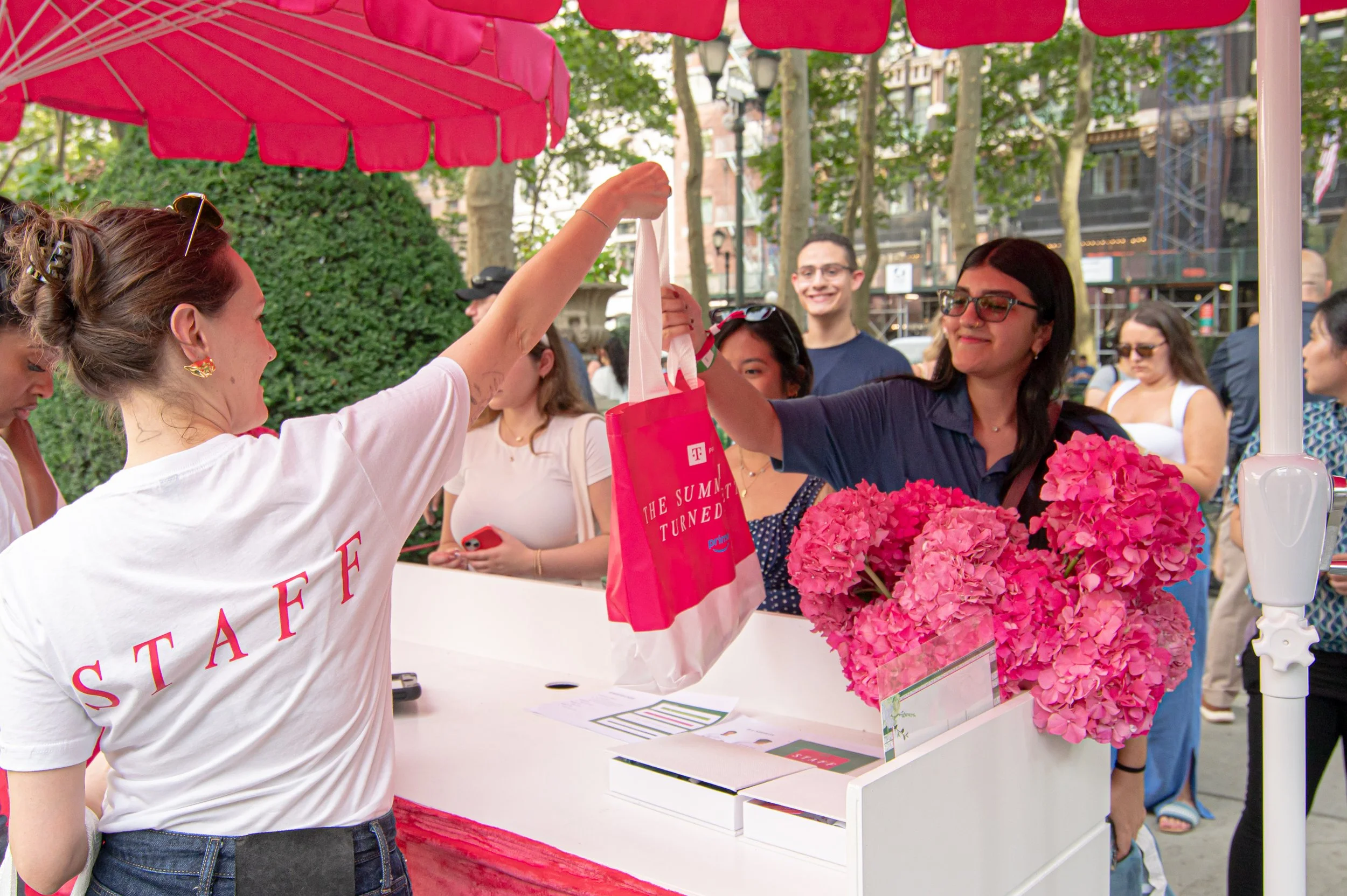 PRIMEVIDEO_SUMMERITURNEDPRETTY_BRYANTPARKNYC_PHOTOS@LUISRUIZ__JULY2025_0065.jpg