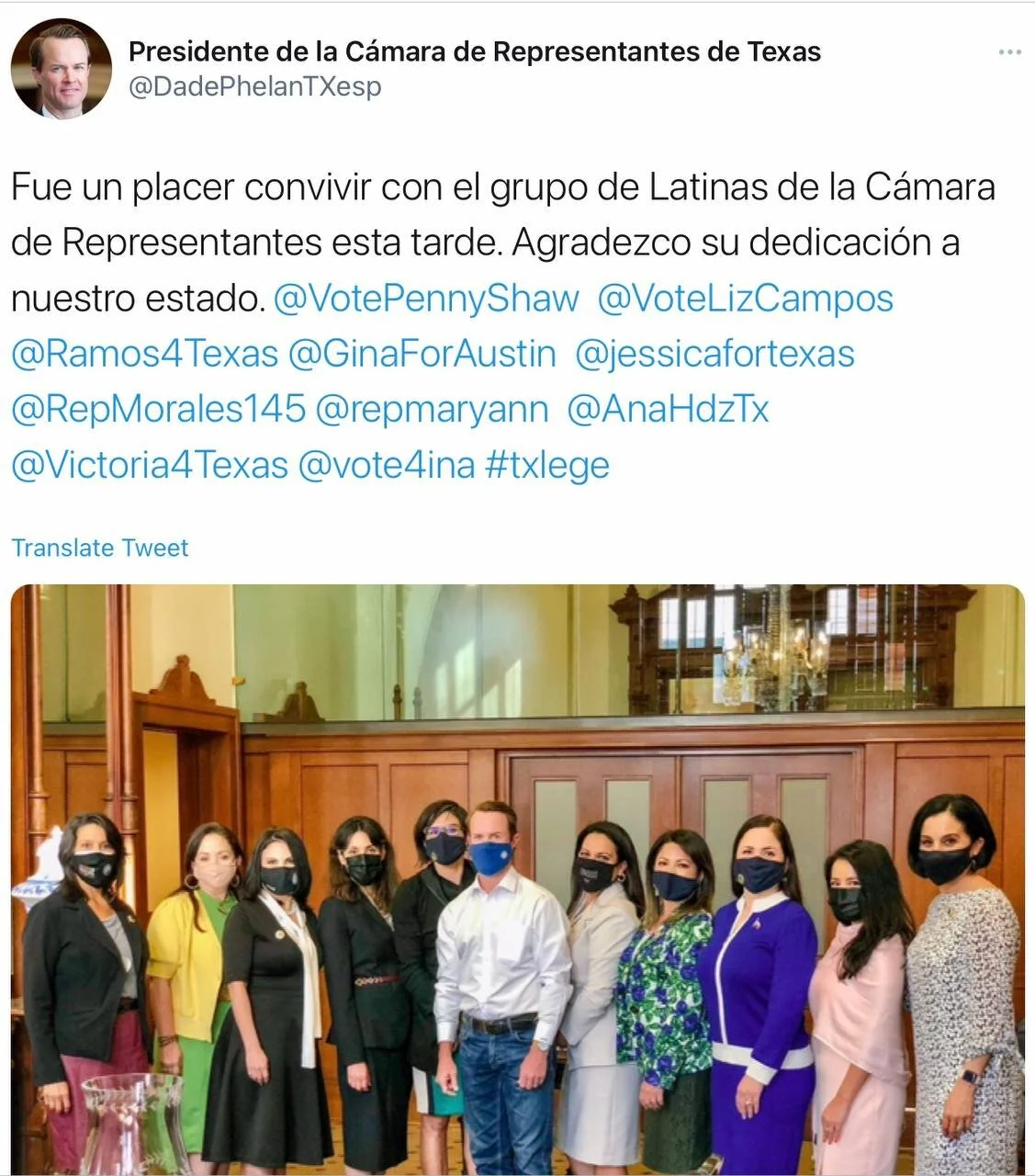 “It was a pleasure to spend time with a group of House of Representatives Latinas this afternoon. I appreciate their dedication to our state.” (Mexican to American Translation)