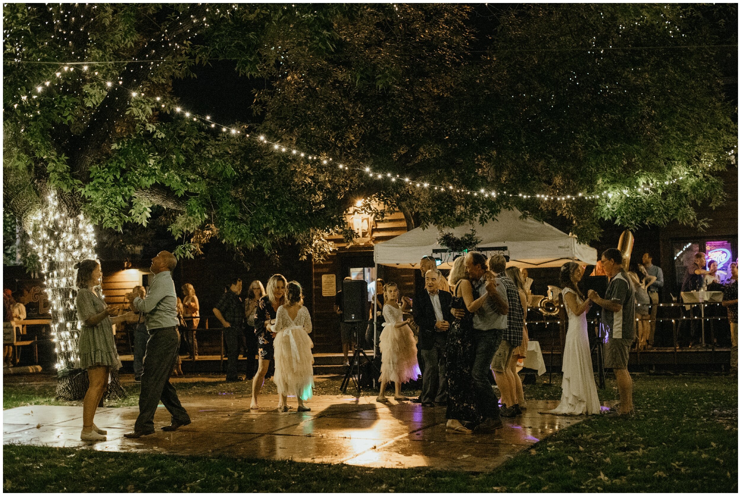 backyard-wedding-the-wharf-crosslake-minnesota_0116.jpg