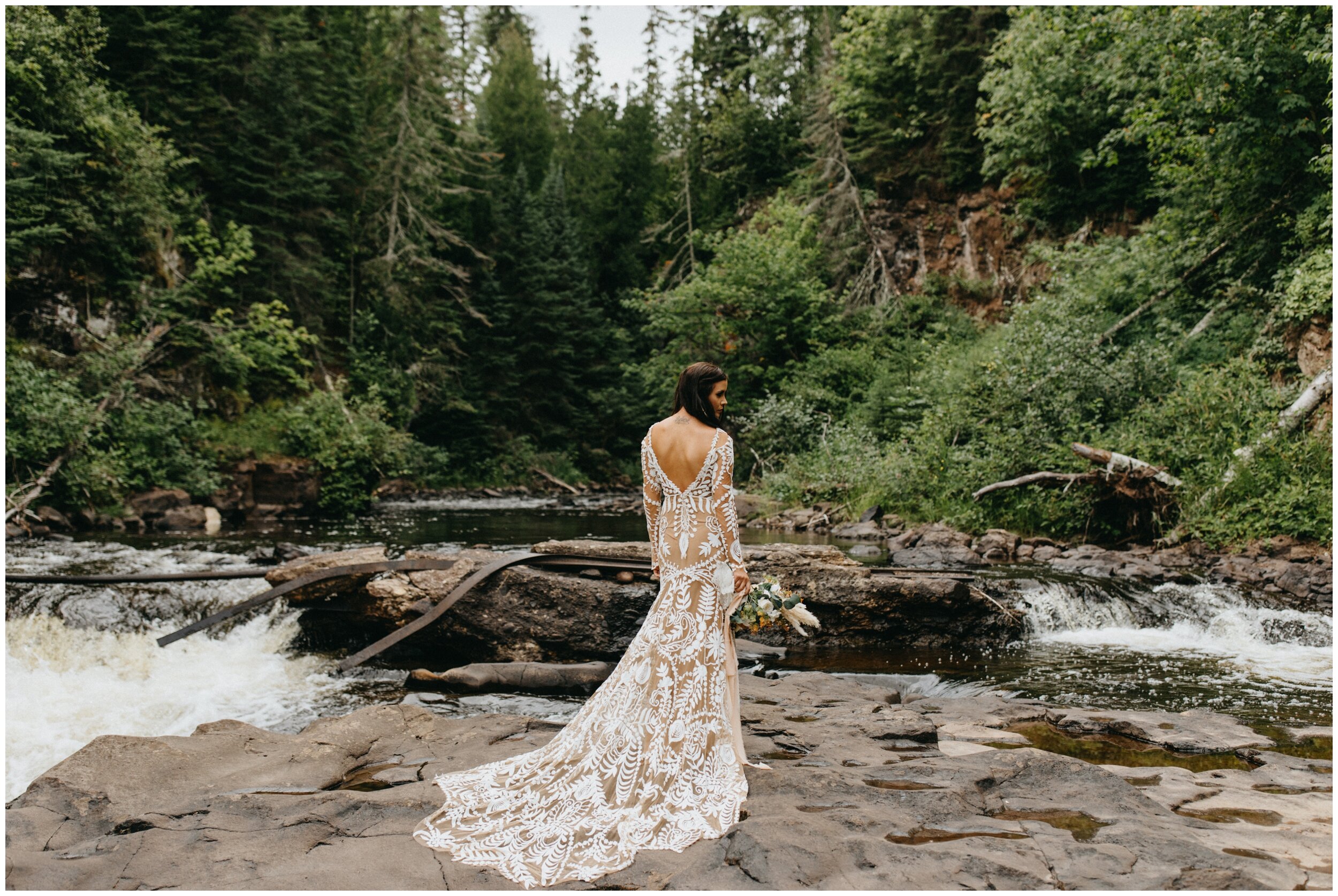Lutsen Minnesota boho inspired elopement photographed by Britt DeZeeuw