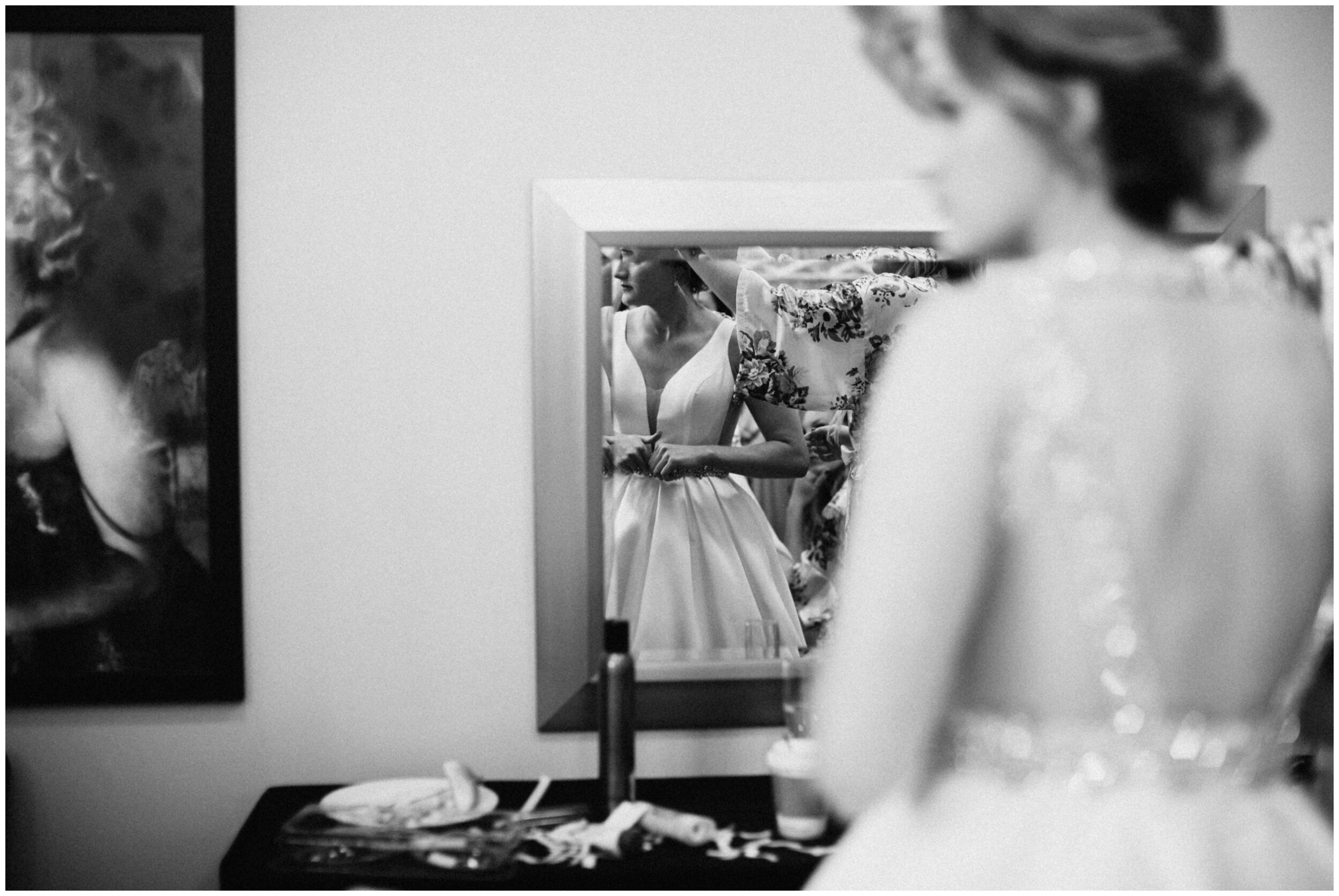 Bride getting ready at the Greysolon in Duluth, MN