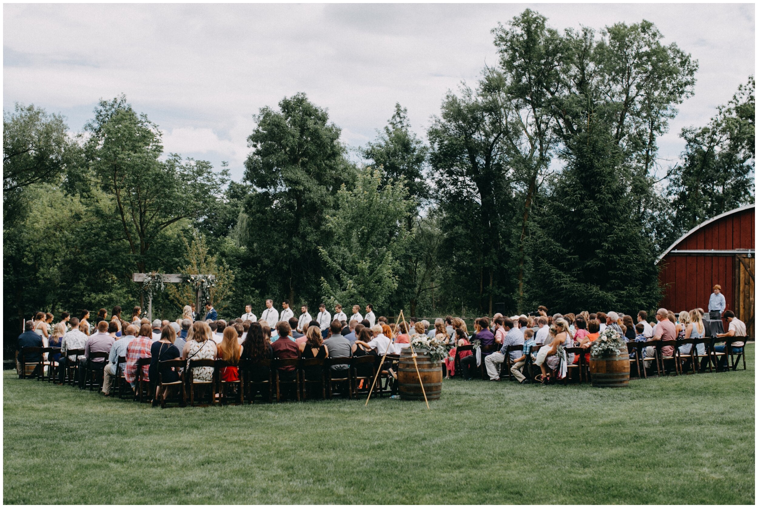 Romantic outdoor  Minnesota barn wedding ceremony