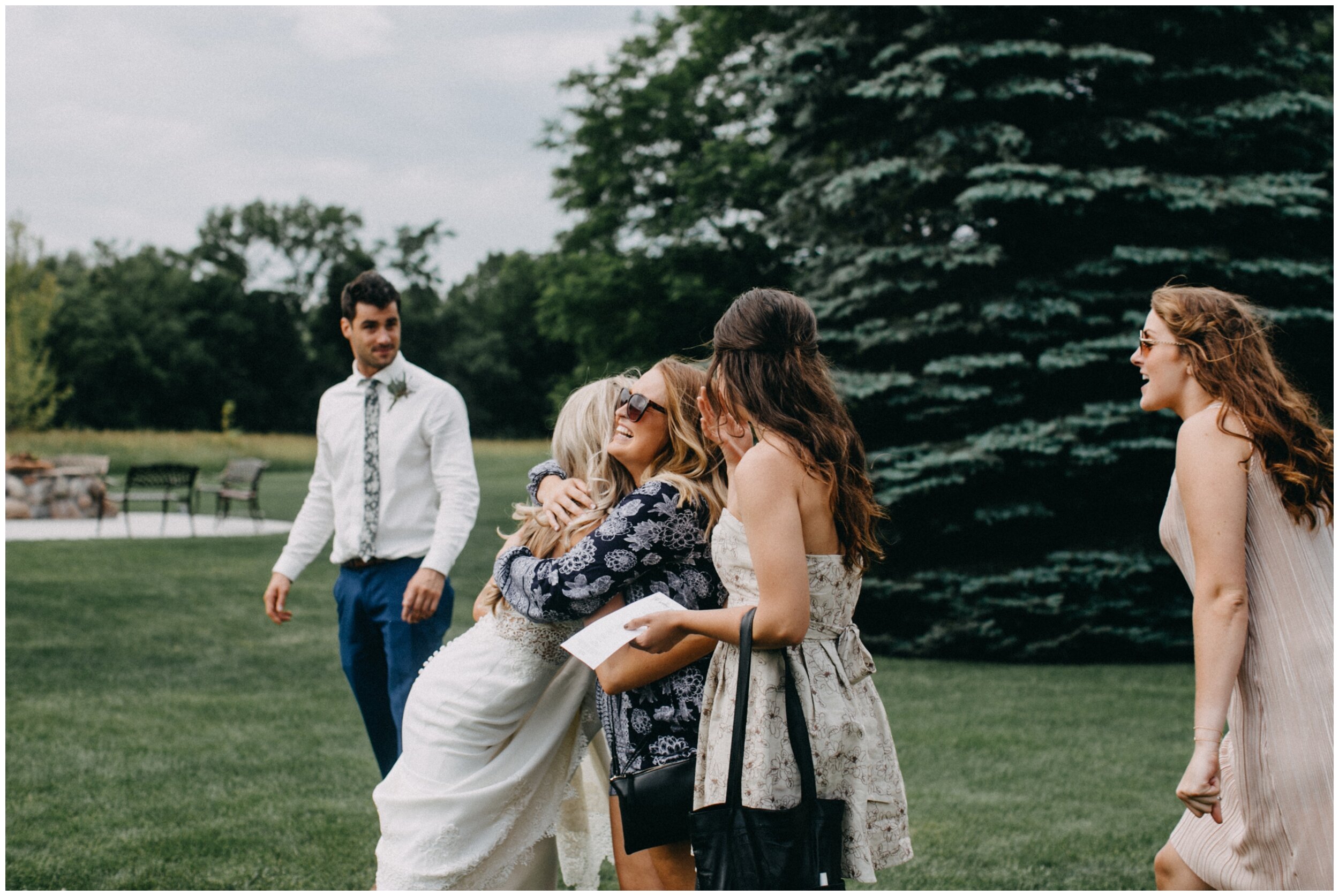 minnesota-creekside-farm-wedding_0101.jpg