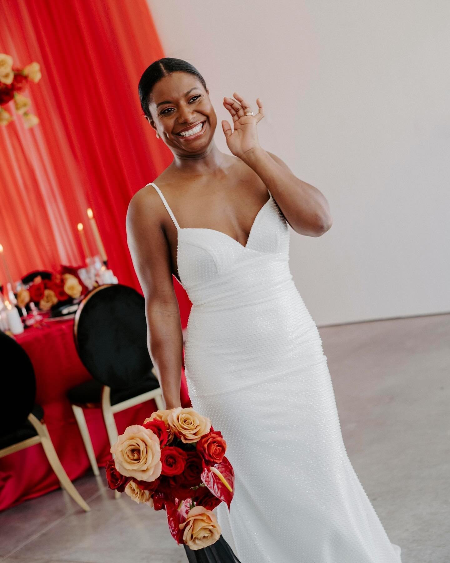 A bit of 🔥❤️&zwj;🔥⁠ for your week
⁠
Vendor Team:⁠
Concept, Planning + Styling @acarletonweddings⁠
Venue @le.peaches.and.cream⁠
Florals @amflorals⁠
Hair &amp; Makeup @erinheatherbeauty
Dress @sindersbridal⁠
Stationery @aviscribbles⁠
Ring @storbymarg
