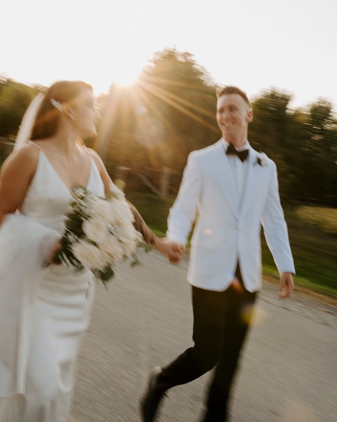 Forever playing with light. ✨

Wedding Photographer | Toronto Wedding Photographer | Muskoka Wedding Photographer | Ottawa Wedding Photographer | Cottage Wedding | Documentary Wedding Photographer