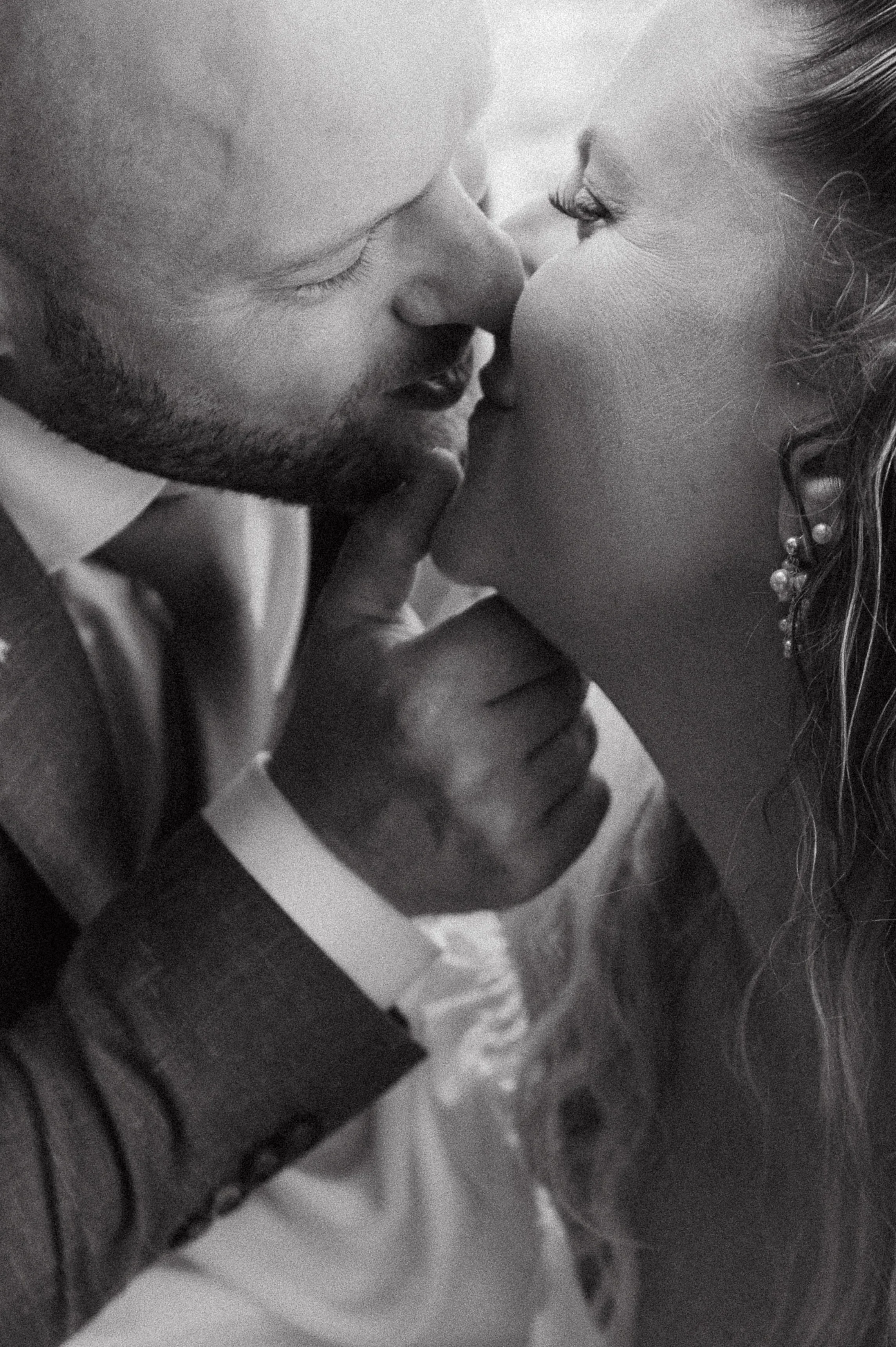 michele-chris-cottage-wedding-danielle-mcfaul-photography-22.jpg