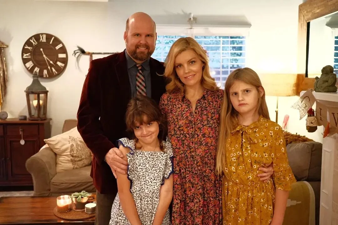 Happy belated Thanksgiving everyone! Finally getting a chance to catch up on the socials, here's some pics from our holiday, as well as a hike through the mountains, hanging at the house, and other Stranger Things.

@hilpruss