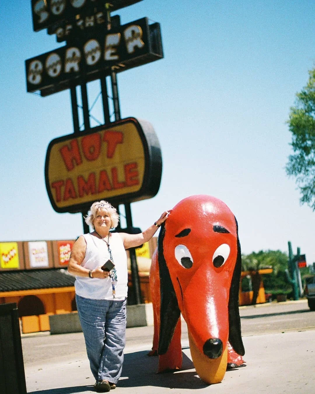 Adventures in Celluloid Part 3

Pit stop at South of the Border and Hil's banana phone. 

Using Kodak Ultramax 400, Pentax Spotmatic II, Super Tak 50mm

@hilpruss @patsyrooker