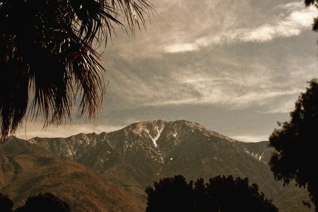 People never think snow capped peaks when they think Southern California, but they're here.. well, for at least part of the year. This is Mt. San Jacinto bordering the perpetually windy San Gorgonio Pass. 

Originally posted on my insta @wjarvisrooke