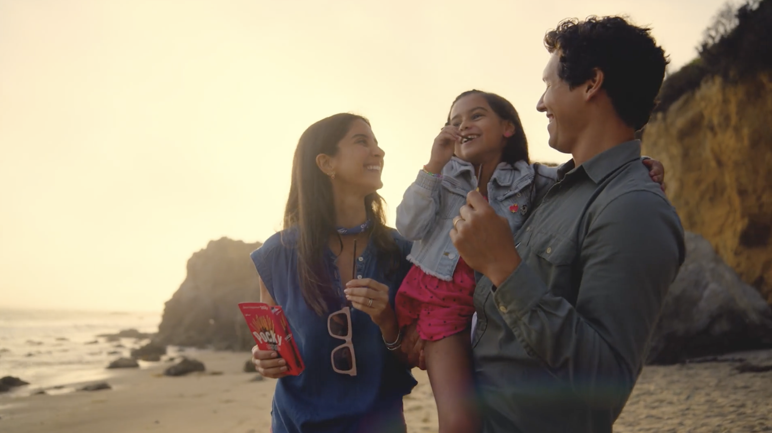 POCKY // Share Happiness Anytime, Anywhere
