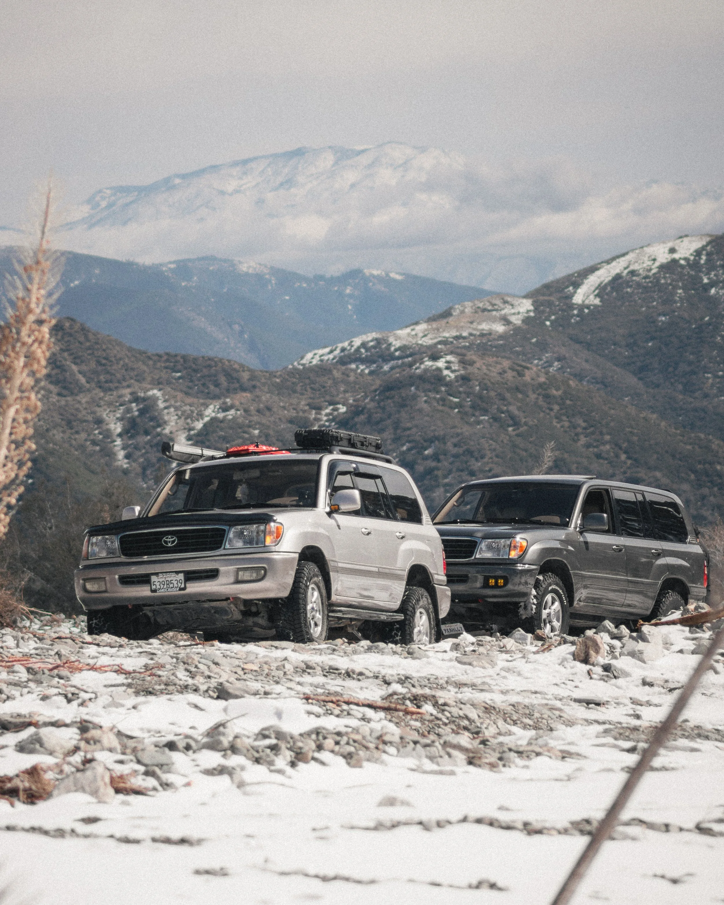 TOYOTA // Silver Land Cruiser