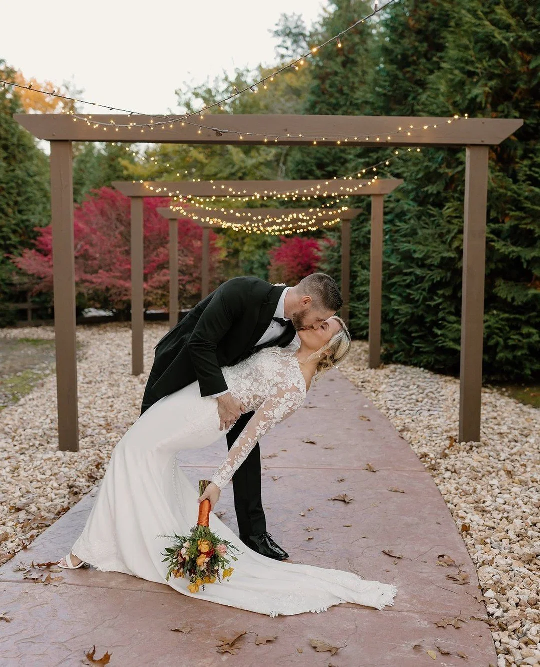 Still swooning over this day 💛 From the arbor to fall colors to the dance floor, everything came together so beautifully for Taylor &amp; Blake. Congratulations again, you two!⁠
⁠
PC: Alexis Reagan Photography⁠
@alexis.reagan.photography⁠
⁠