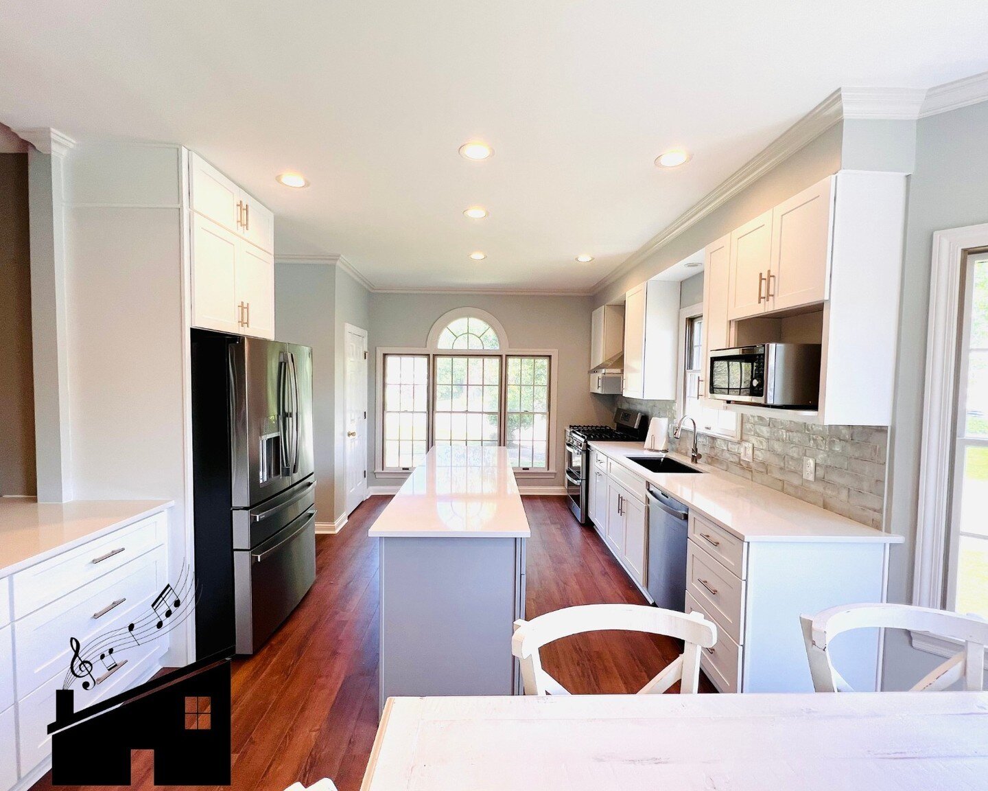 Can you believe this before and after? Our renovations transformed this kitchen into a bright and airy masterpiece✨🏡

Is your living area due for an update?! Give us a call today for a free consultation!⁠
📞 615-609-2041⁠
www.mchomeexperience.com

#