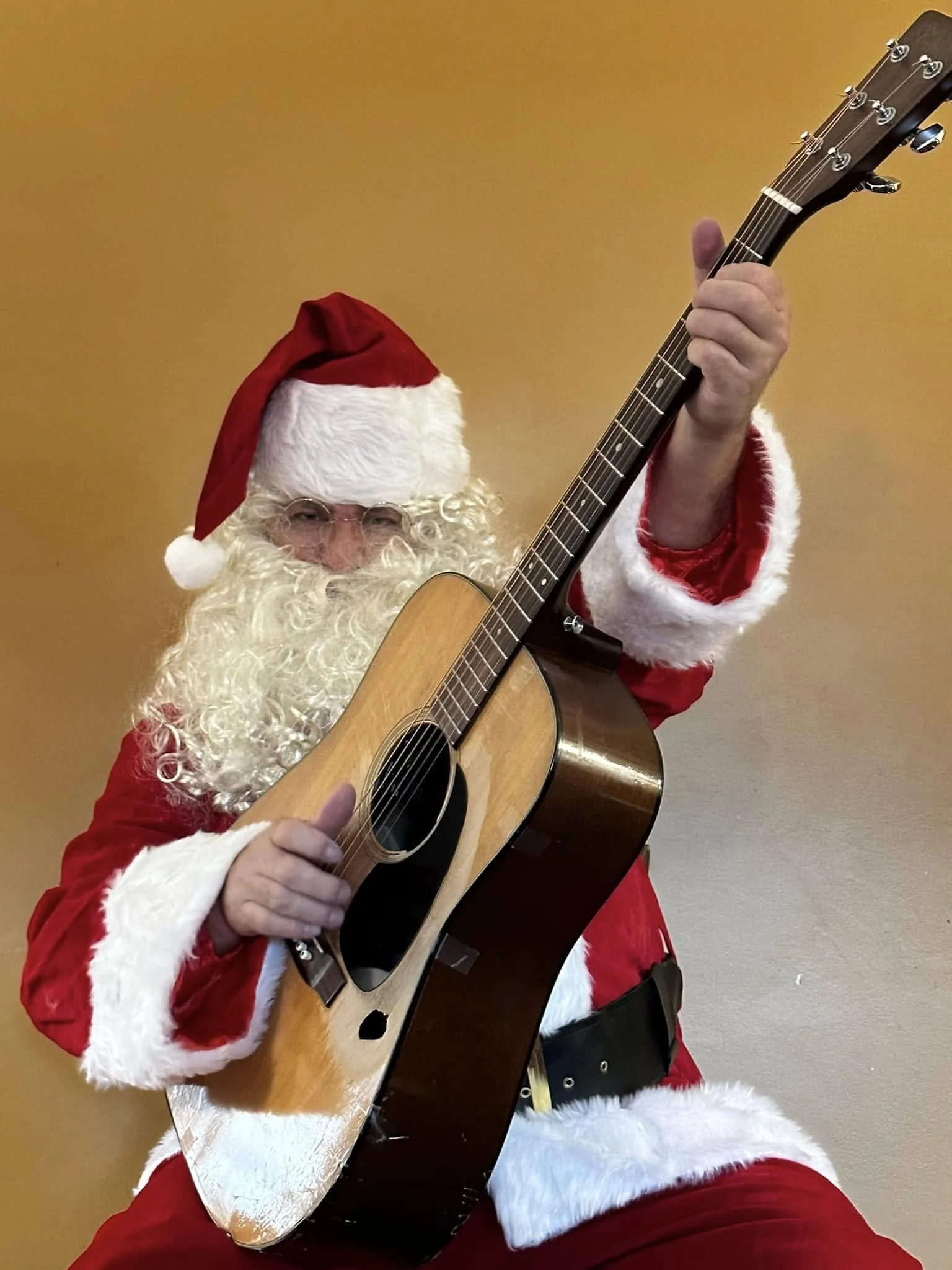 singing santa 2.jpeg