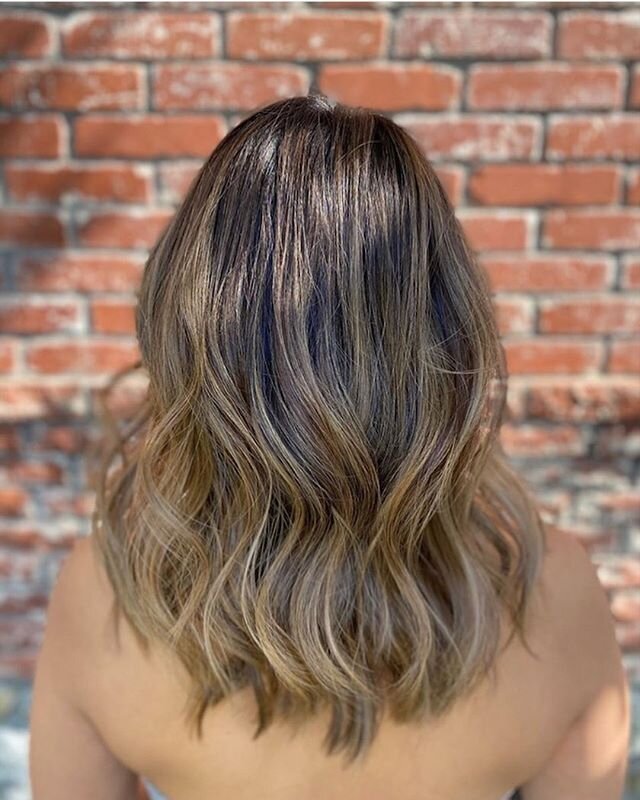 Balayage Highlight magic by @dannee_rae for a brighter and cooler style into spring season.&mdash;&mdash;&mdash;&mdash;&mdash;&mdash;&mdash;&mdash;&mdash;&mdash;&mdash;
#orangecircle #oldtownorange #oc #orangecoastmagazine #riccadonnasalon #orange #h