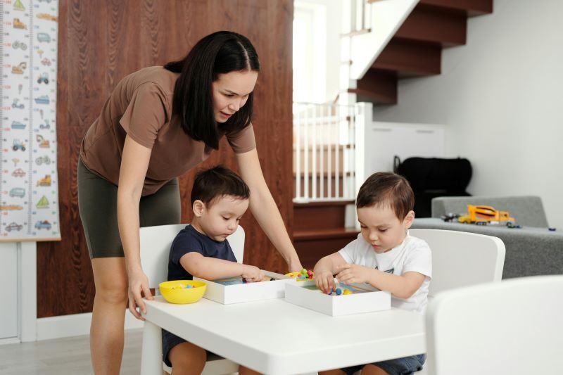 Pourquoi les Français font moins d'enfants ? Notamment parce qu'ils rencontrent des soucis de mode de garde.