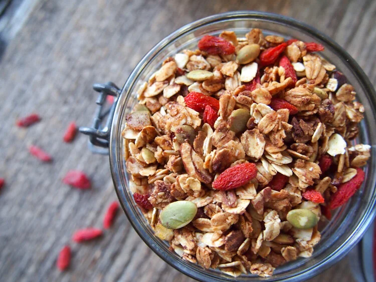 Goji Berry superfood granola Healthy Breakfast Meal Ideas ascendminds.jpeg