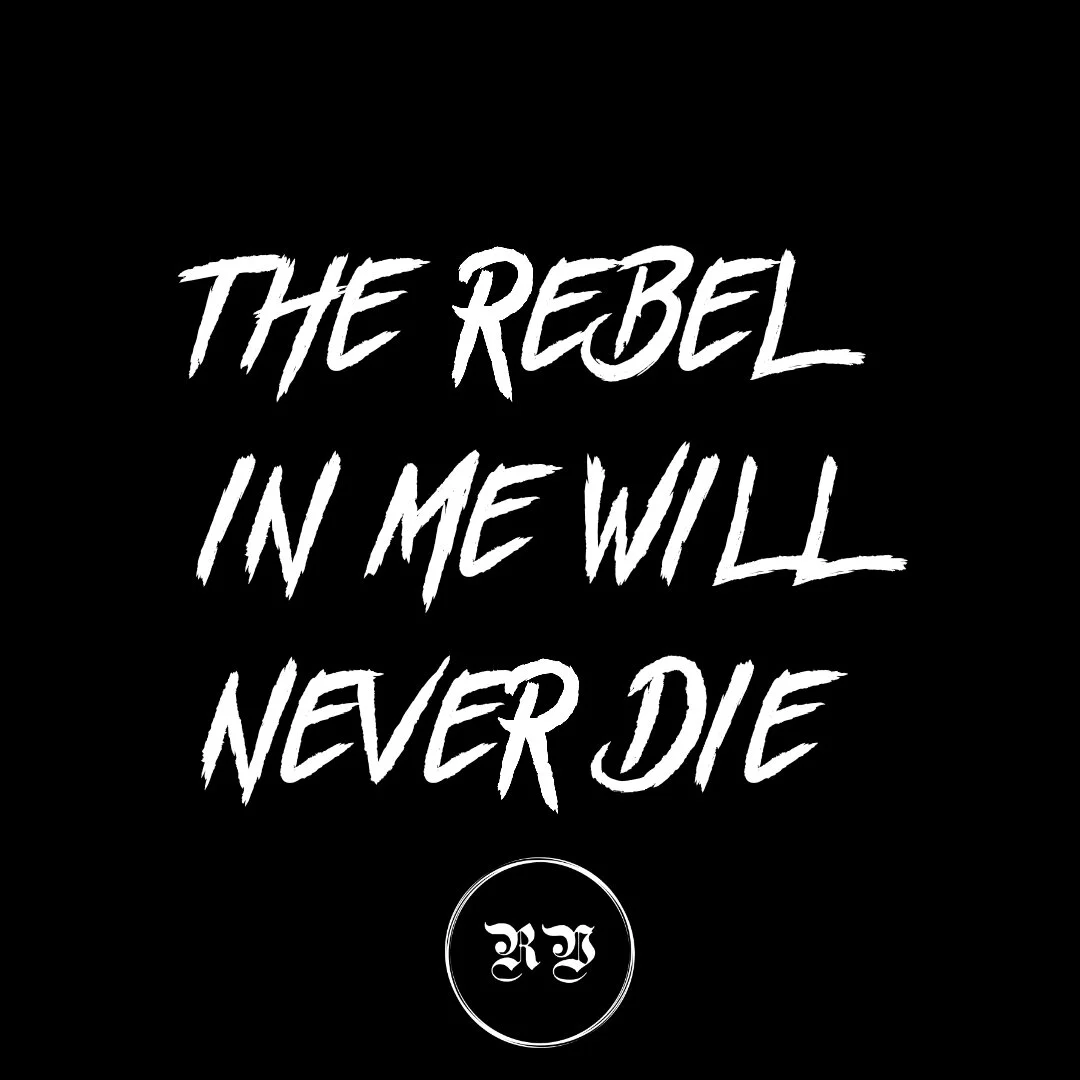 Rebel forever 🤘 Join the club ! Shop my vintage treasures ✨⁣⁣
⁣⁣
www.rebellevintageshop.com⁣⁣
⁣⁣
#coolgirl #mood #citation #vintagestyle #vintageoutfit #vintageclothing #vintagefashion #vintageblogger #rockstyle #grungeoutfit #pinupgirl #girlswithta