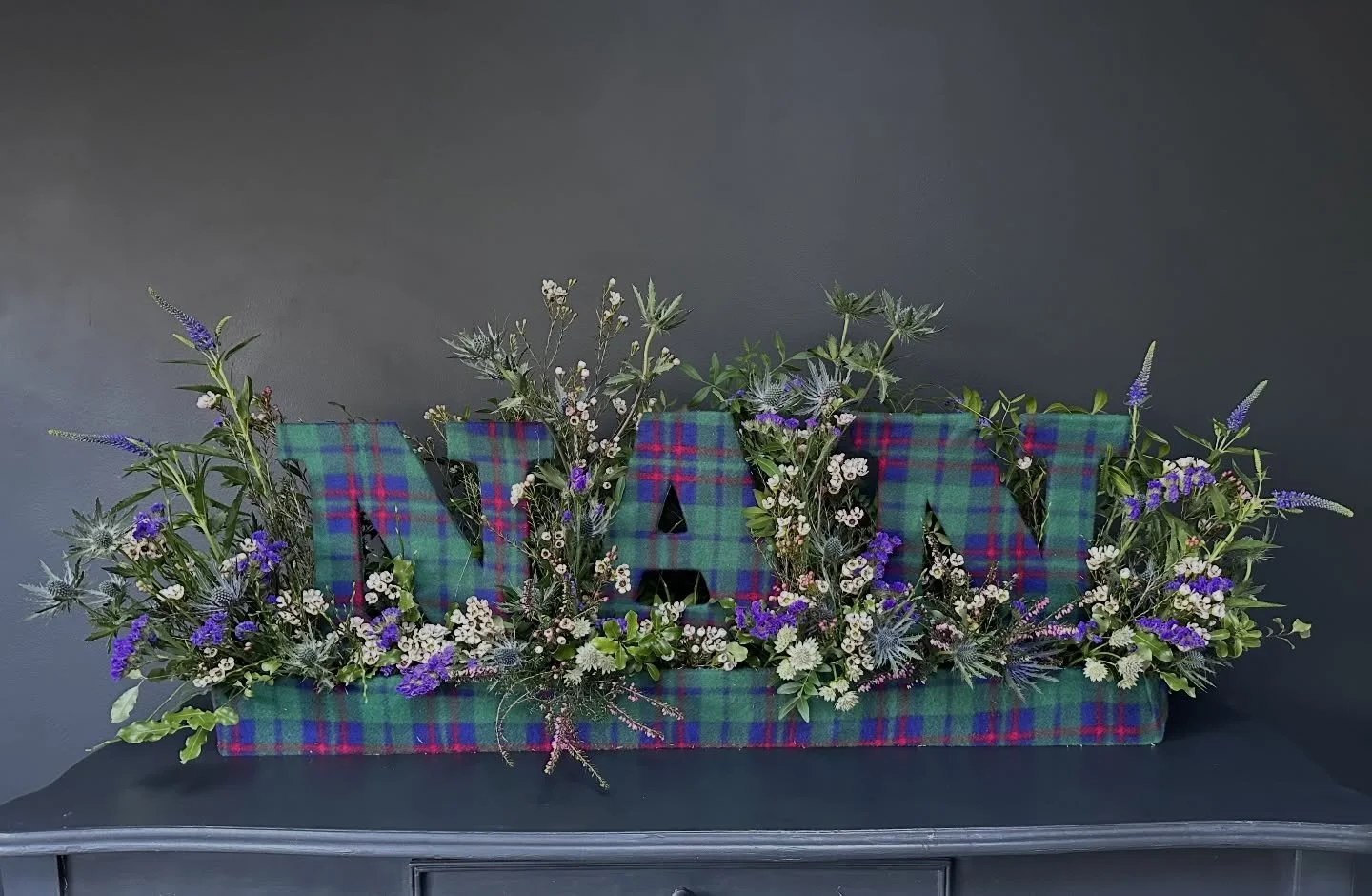 Love that my clients are getting on board with these foam free letters for funeral tributes, these are so personal and can be made to reflex the individual rather than a generic option from a catalog.

#foamfreeflorist 
#funeraltribute 
#tartantribut