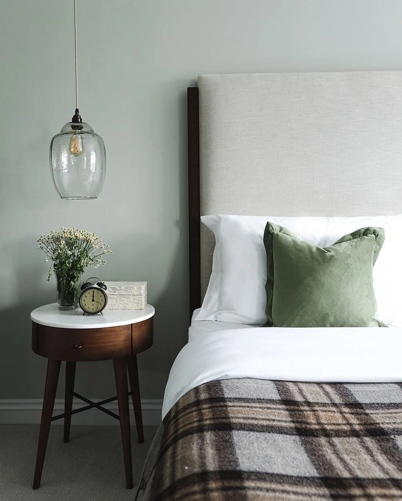 🥁The finished master bedroom born from the material board we posted yesterday ! A relaxing, zen bedroom inspired by the colours of the Hertfordshire countryside. If you haven&rsquo;t seen the material board check it out on our feed 🎨 ⠀⠀⠀⠀⠀⠀⠀⠀⠀ Hap