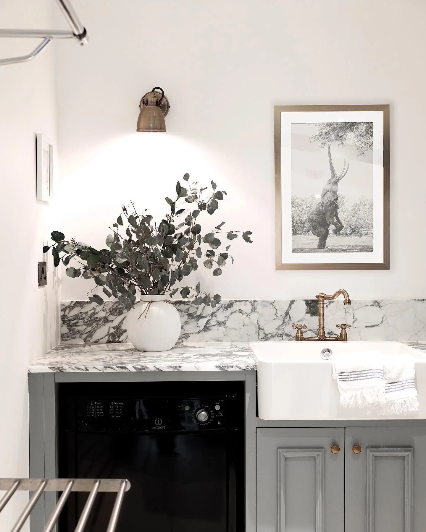 The evolution of the utility / mud room. It&rsquo;s not the place you tuck away any more, it&rsquo;s the place you bring your friends to, after dinner and wine at yours 🍝 it&rsquo;s a bit of a @willsmith and #jadapinkett red carpet moment (Please Go